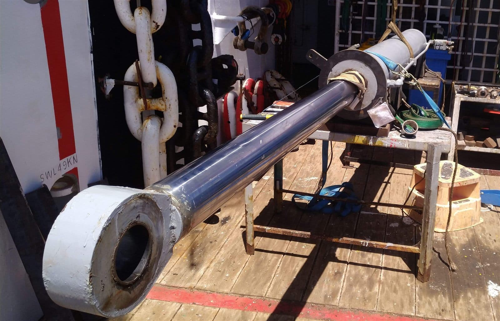 Heavy hydraulic repairs and maintenance on offshore vessels